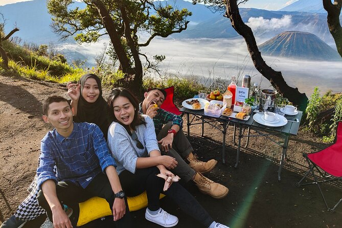 1 Day - Bromo Sunrise Romantic Breakfast // 00.30 - 13.00 - Why the pre-dawn start is worth it