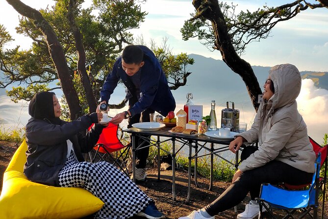 1 Day - Bromo Sunrise Romantic Breakfast // 00.30 - 13.00 - The long ride back to Malang