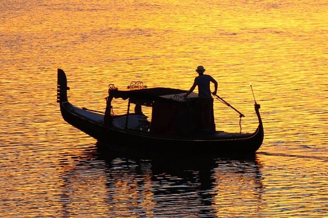 1 Hour Private Romantic Gondola Cruises in Banksia Beach - Weather Can Shape the Day