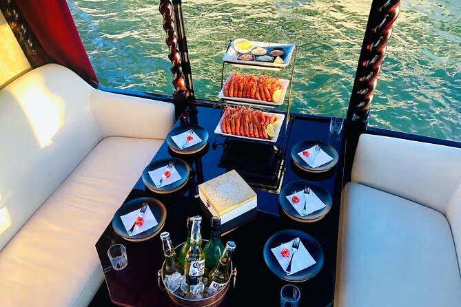 1 Hour Private Romantic Gondola Cruises in Banksia Beach - Who Will Enjoy This Cruise Most
