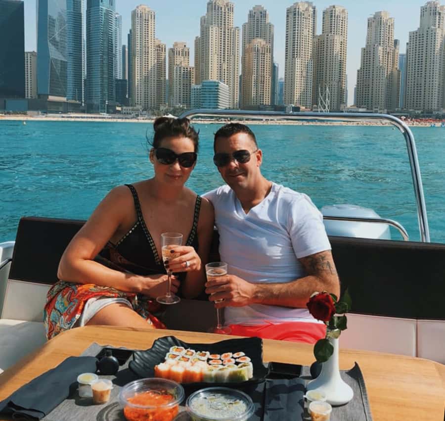 2-Hrs Private Romantic Sunset Cruise with Sushi and Drinks - Who should book this experience?