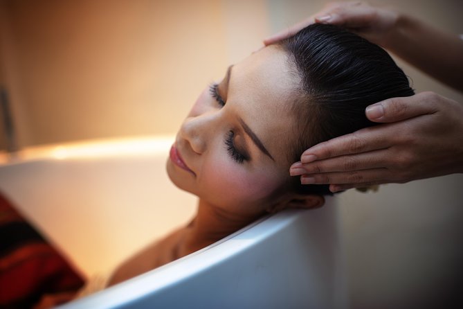 4-Hour Fah Lanna Honeymoon Spa Package for Couples - The Herbal Steam and Thai Herb Bath