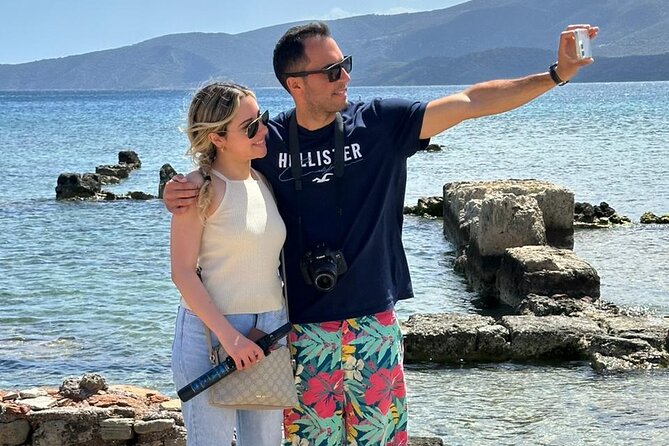 6-Hour Private Luxury Tour in Athens: Exclusively for couples - What the private vehicle and guide add