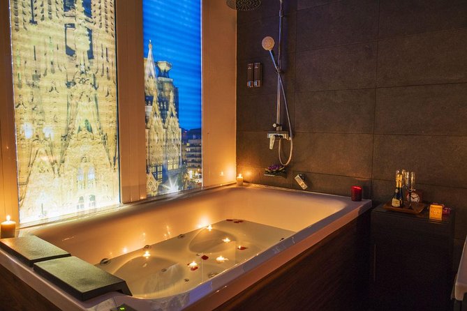 60 min Couple's Massage to choose and 30 min Floral Bath at THAI SPA MASSAGE - The 60-Minute Massage: Choose What Suits You