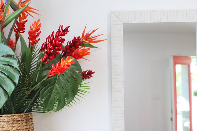77 Sign & Go Wedding at Hawaiian Wedding Chapel - The 30-minute schedule and Las Vegas planning