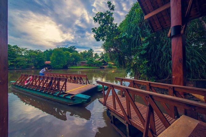 8-Day Romantic Honeymoon Tour - Days 2 and 3: Village paths and a waterfall in Belihuloya