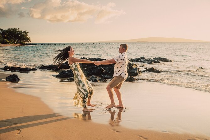 A Romantic Photoshoot for 2 in Maui - What happens during the one-hour session