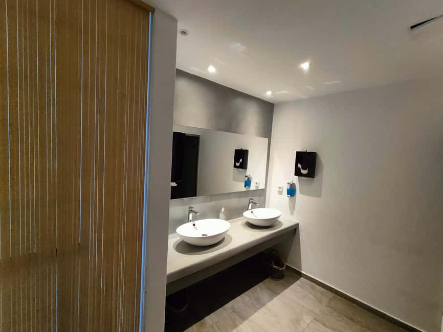 Akrotiri:Departure Day Spa Experience Couples Massage & Pool - What makes this more useful than a normal spa visit
