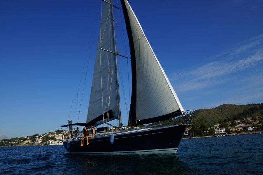 Alcudia: Romantic Sailing Trip with Diner for 2 - Sunset on the return to Bonaire