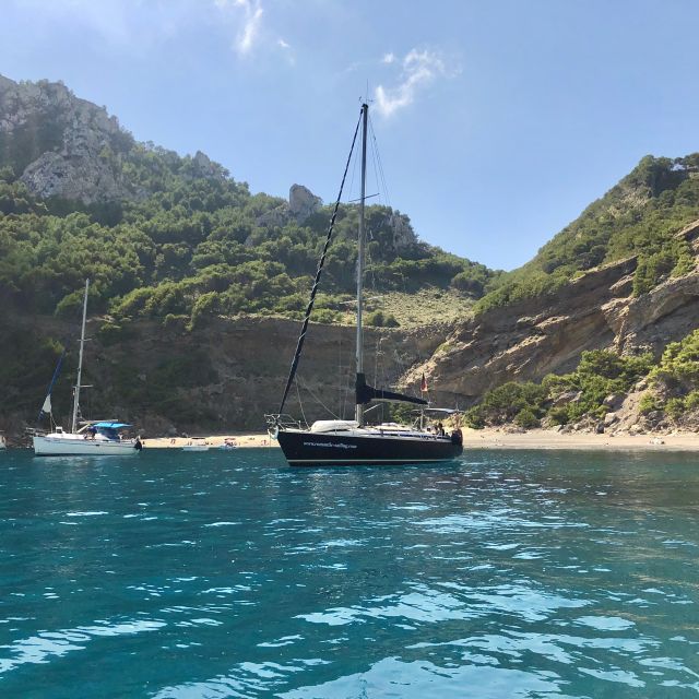 Alcudia: Romantic Sailing Trip with Diner for 2 - Who will enjoy this private Mallorca cruise
