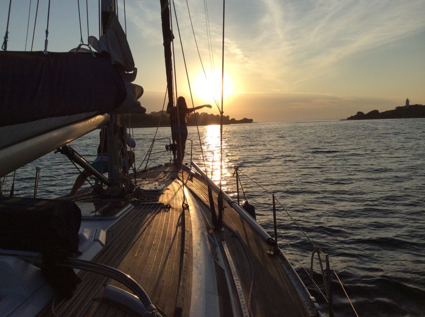Alcudia: Romantic Sailing Trip with Diner for 2 - How to prepare for the four hours