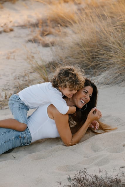 Algarve: 1 hour Couple & Family Photoshoot - A one-hour photo session shaped around your Algarve plans