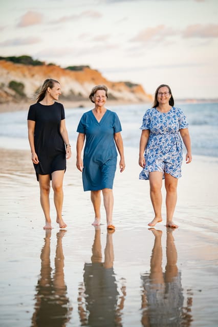 Algarve: 1 hour Couple & Family Photoshoot - Clothes, shoes, and simple preparation
