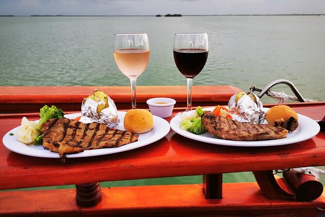 Amazing Romantic Dinner on a Spanish Galeon with Saxophone Music - Saxophone music and the evening’s romantic show