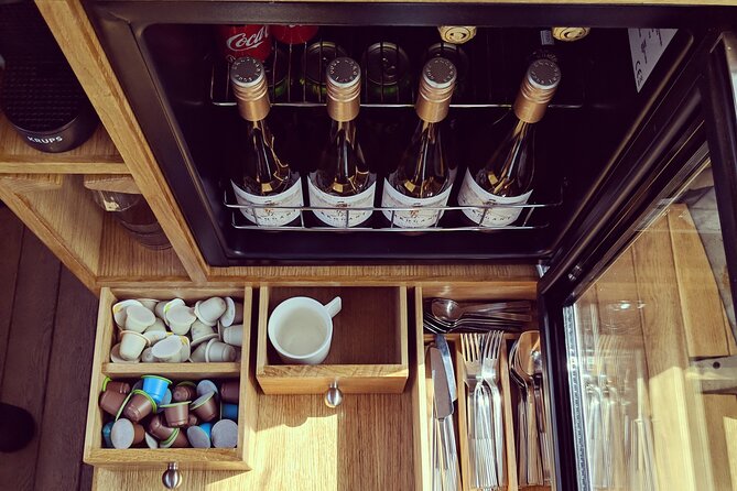 Amsterdam Private Dinner Cruise incl Drinks & 2-course Dinner 2hr - A dinner that arrives by boat