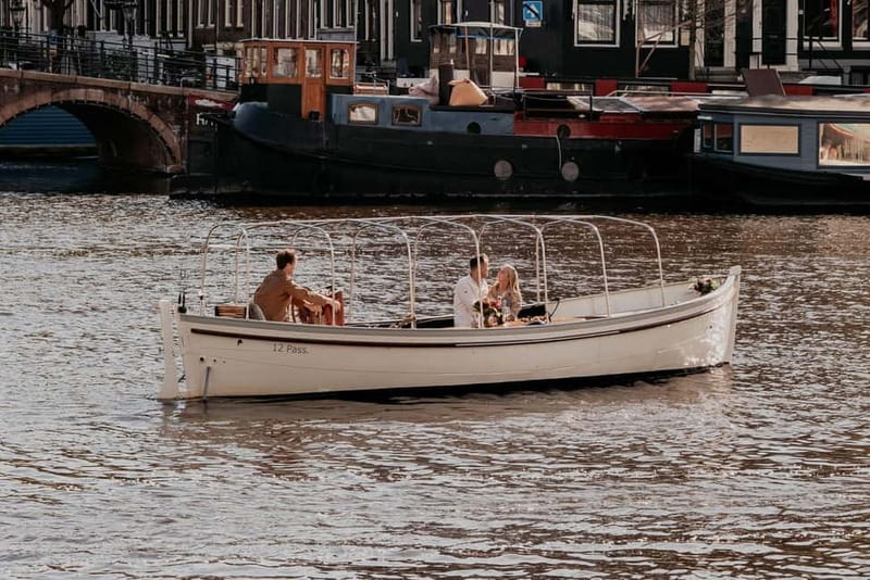 Amsterdam: Private Romantic Canal Cruise w. Prosecco/Snacks - Lijnbaansgracht and Prinsengracht