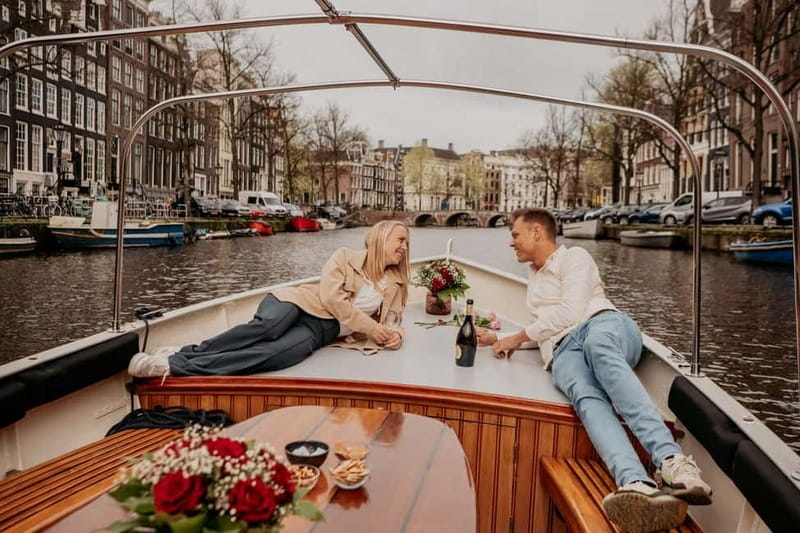 Amsterdam: Private Romantic Canal Cruise w. Prosecco/Snacks - Staalmeestersbrug and the romantic stories