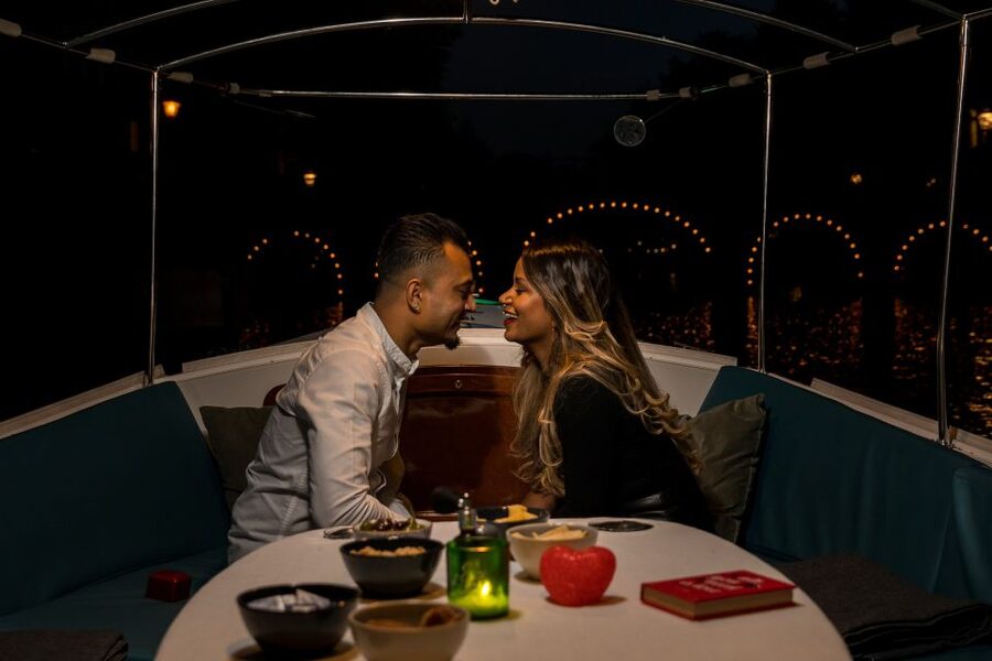 Amsterdam: Private Romantic Evening Boat Tour with Prosecco - Why this private Amsterdam cruise feels different