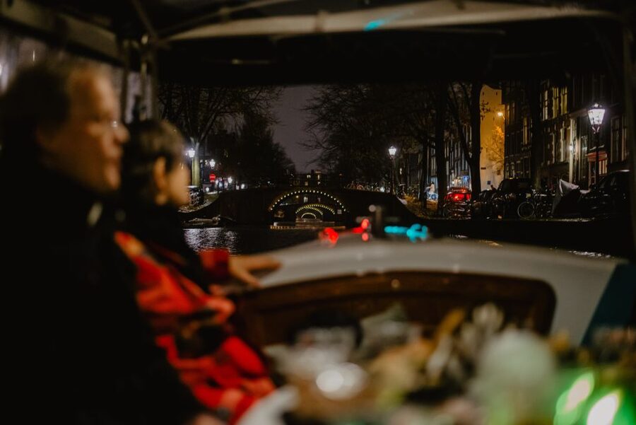 Amsterdam: Private Romantic Evening Boat Tour with Prosecco - Reguliersgracht and the famous bridge views