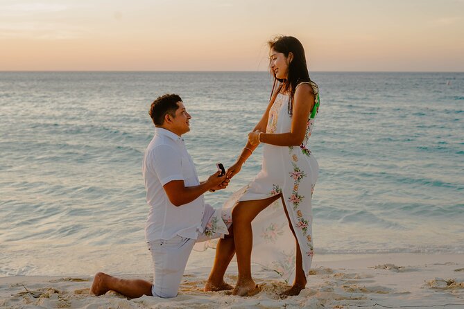 Aruba Romantic Sunset Photoshoot & Beach Picnic in Luxury Cabana - The photography session and sunset timing