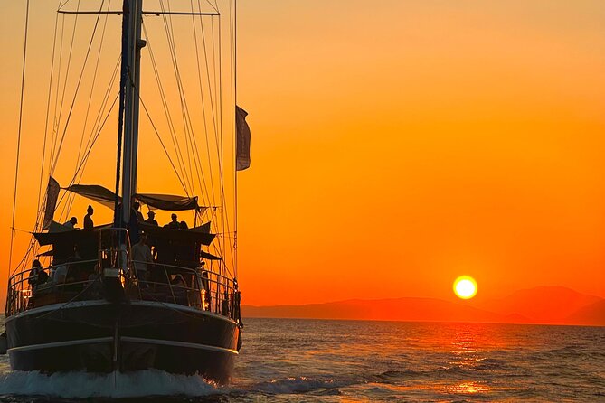Athens Sunset Dinner Cruise – Swim Stop, Dinner & Open Bar - Key points at a glance