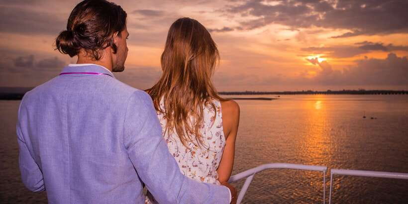 Bali/Benoa: Sunset Dinner Cruise with Show and Live Music - Dinner near Tanjung Benoa Beach