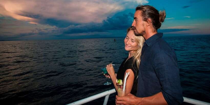 Bali/Benoa: Sunset Dinner Cruise with Show and Live Music - What the $89 price really covers