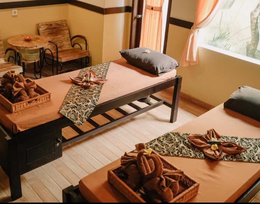 Bali: Jimbaran Bay Romantic Spa and Seafood Sunset Dinner - The Kuta spa treatment, from foot wash to flower bath