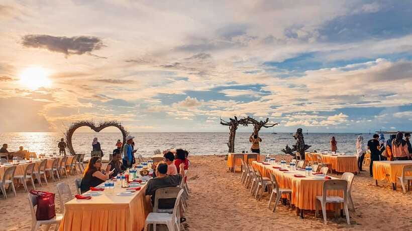 Bali: Jimbaran Bay Romantic Spa and Seafood Sunset Dinner - Romance without too much fuss