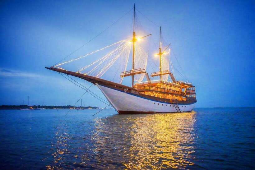 Bali Phinisi Cruise: Sunset Dinner with Live Music & Buffet - What the evening is really about