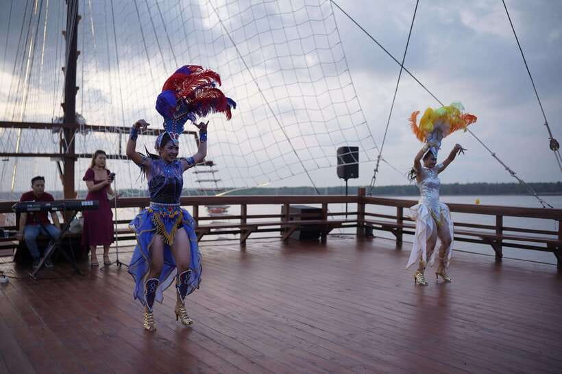 Bali Phinisi Cruise: Sunset Dinner with Live Music & Buffet - Four buffet counters and included drinks