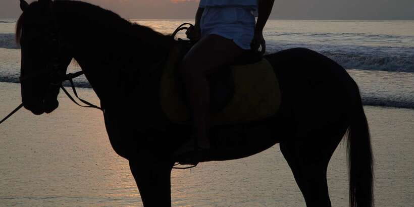 Bali: Romantic Seafood Dinner Jimbaran Beach Include Sunset - Key points to know before dinner