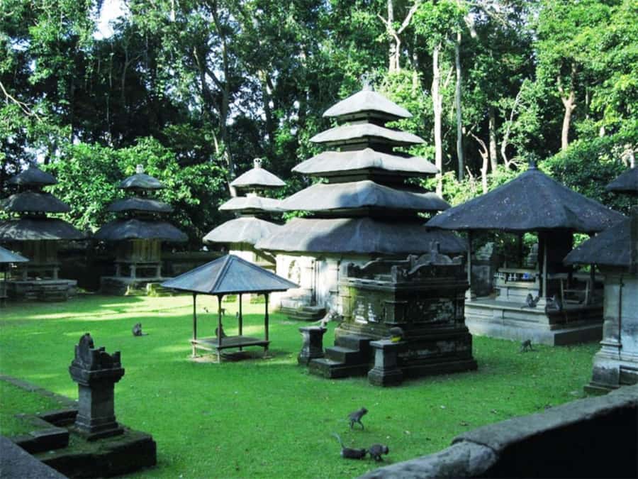 Bali : Tanah Lot Temple Tour with Sunset Dinner - Three Bali sights in one seven-hour outing
