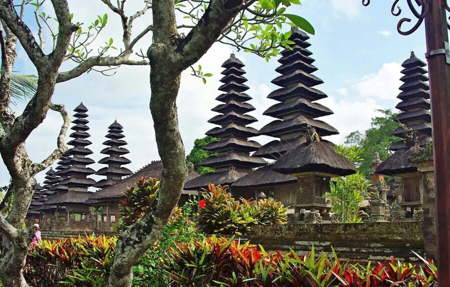 Bali : Tanah Lot Temple Tour with Sunset Dinner - What to bring and how to plan