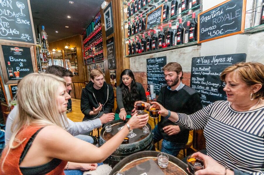 Barcelona Gourmet Food & Wine Tour with Local Expert - First stop: four tapas with a modern taberna touch