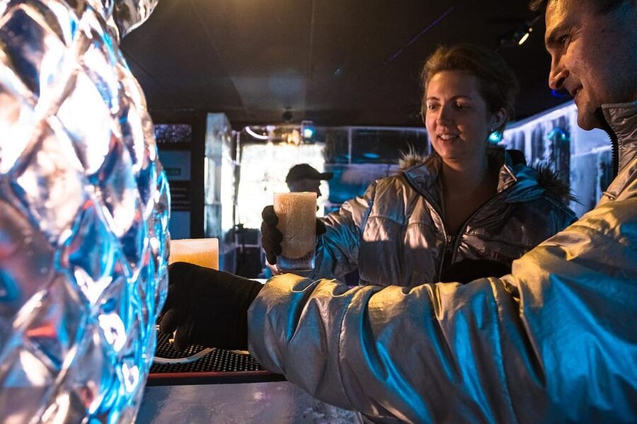Barcelona: Ice Bar and Terrace Drinks Romantic Package - Key points at a glance