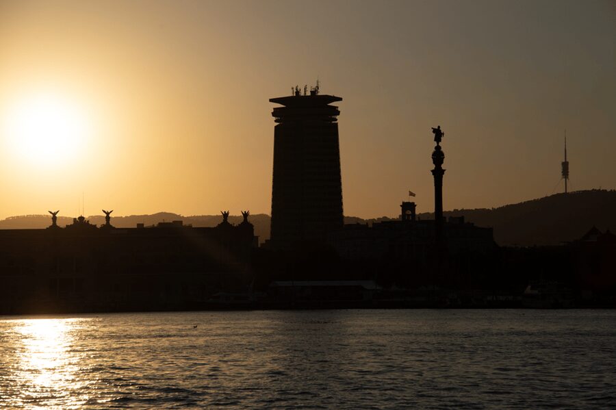 Barcelona: Private Romantic Sailing Tour with Drinks - Two Hours with Barcelona as Your Backdrop
