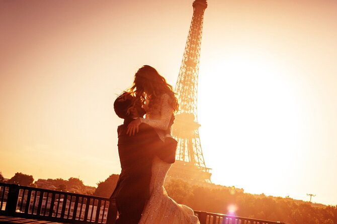 Bateaux Mouches Special Marriage Proposal Dinner Cruise in Paris - The 7:00 pm pickup and 8:30 pm departure