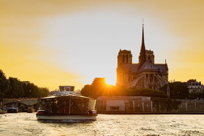 Bateaux Mouches Special Marriage Proposal Dinner Cruise in Paris - Photography and the limits of privacy