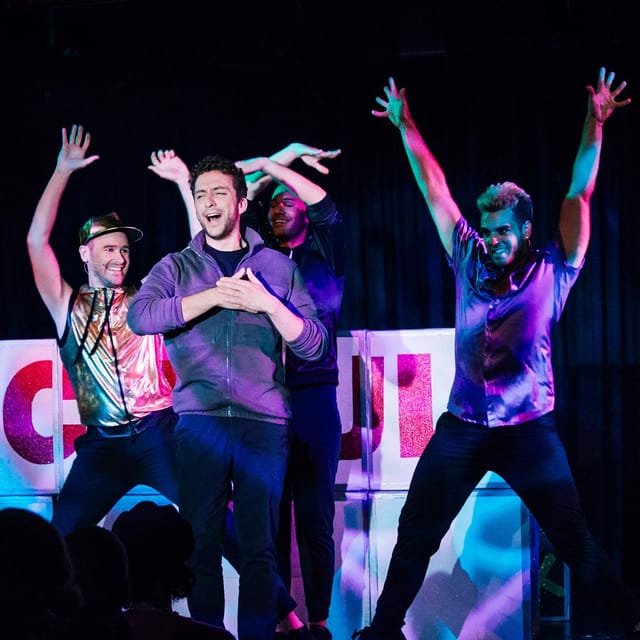 Berlin: BKA Theater "Operetta for two gay tenors" - Songs with Aldi champagne and operetta swagger