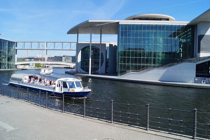 Berlin Capital 4-Course Sunset Dinner Cruise Including Drinks - The commentary is useful, but sit and listen carefully