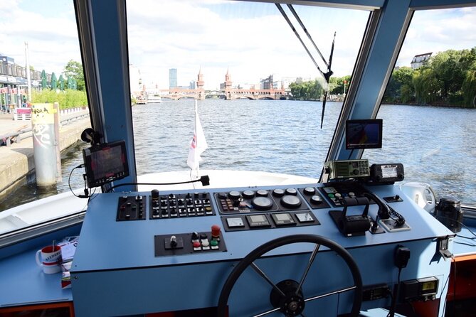 Berlin Capital 4-Course Sunset Dinner Cruise Including Drinks - Drinks are part of the value
