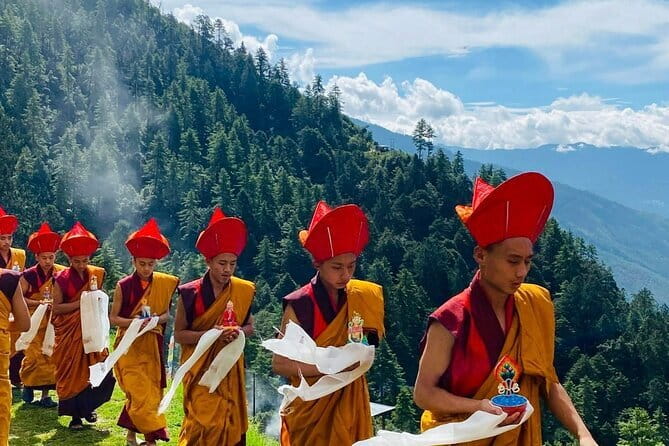 Bhutan Honeymoon Tour - Day 4: Punakha Dzong, a long bridge, and the valley road to Gangtey