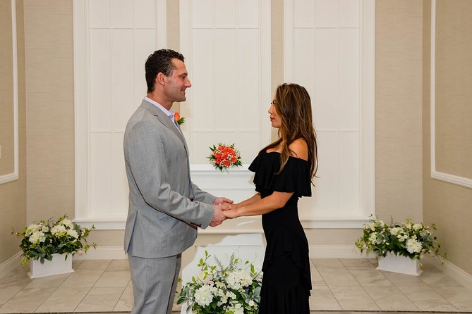 Bliss Chapel Wedding & Vow Renewal Ceremony Package - A modern chapel with old-school Las Vegas ease