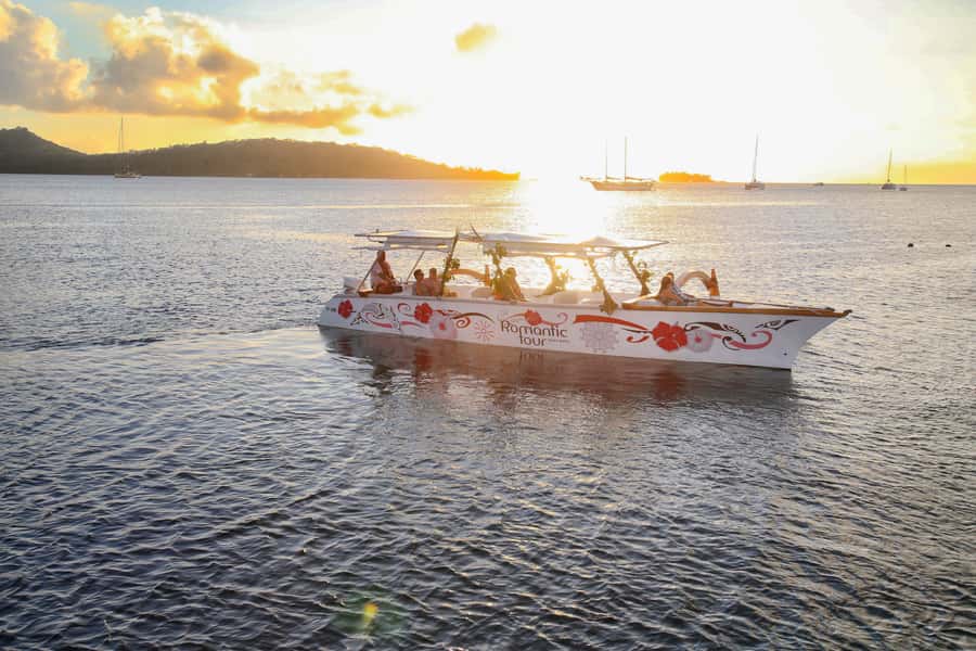 Bora Bora: Combo Sunset Cruise & Romantic Dinner at St James - Watching Bora Bora’s sunset from the lagoon