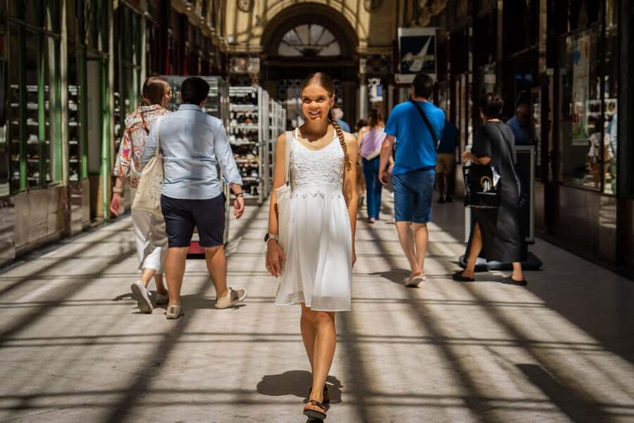 Bordeaux Photographer : Romantic or Family or Friends - Erwann’s relaxed approach to posing