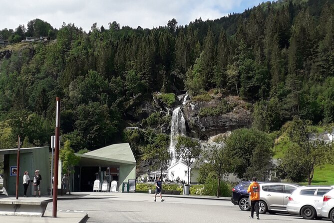 Bride's Veil and Steinsdalsfossen waterfalls with sceneries of Hardanger Fjord - The return through Bjørkheim and Kvamskogen