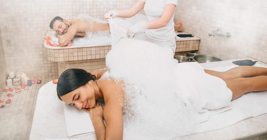 Budapest: Couple Holistic Swedish Massage with Jacuzzi Time - Your 20-minute private bath or jacuzzi