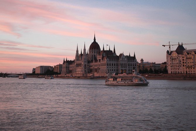 Budapest Danube River Candlelit Dinner Cruise with Live Music - The outside views and the best time to go