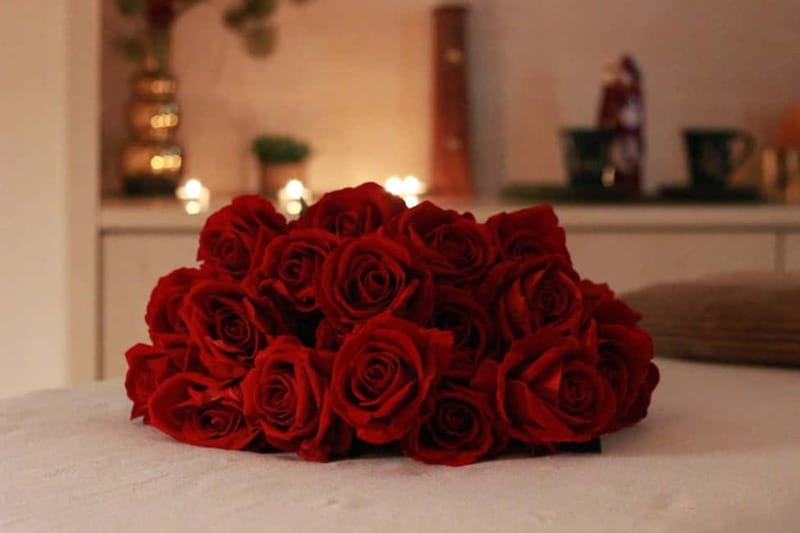 BUDAPEST, Day Spa : Couples Massage with Roses Bubble Bath - The 15-minute tea pause between treatment and celebration